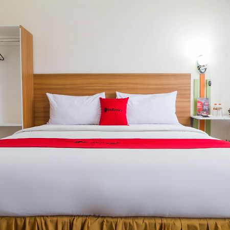 Reddoorz Plus @ Surapati 2 Bandung Ngoại thất bức ảnh