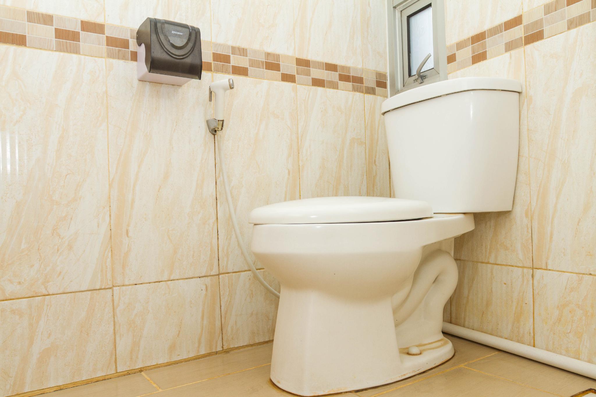 Reddoorz Plus @ Surapati 2 Bandung Ngoại thất bức ảnh