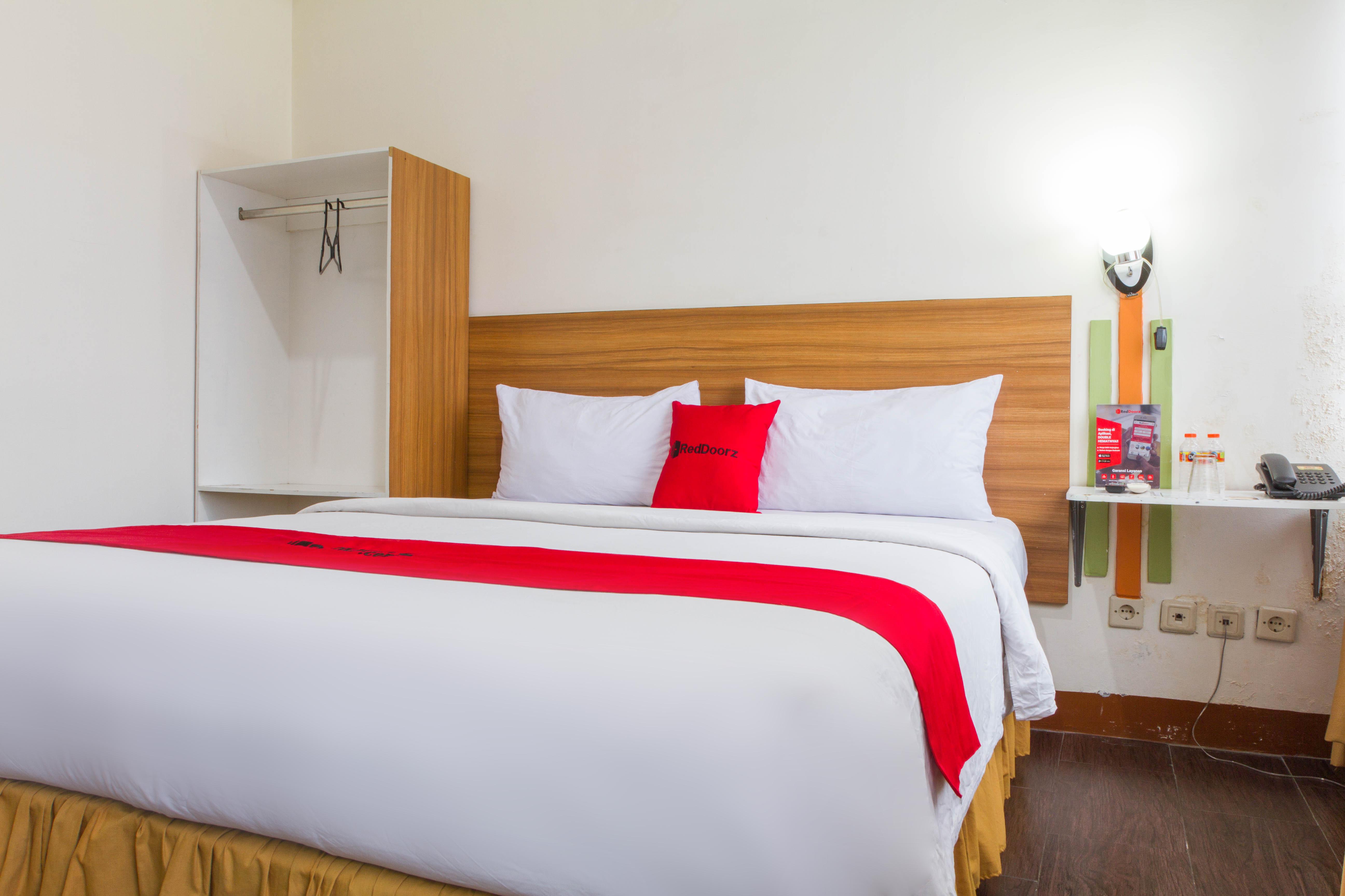 Reddoorz Plus @ Surapati 2 Bandung Ngoại thất bức ảnh