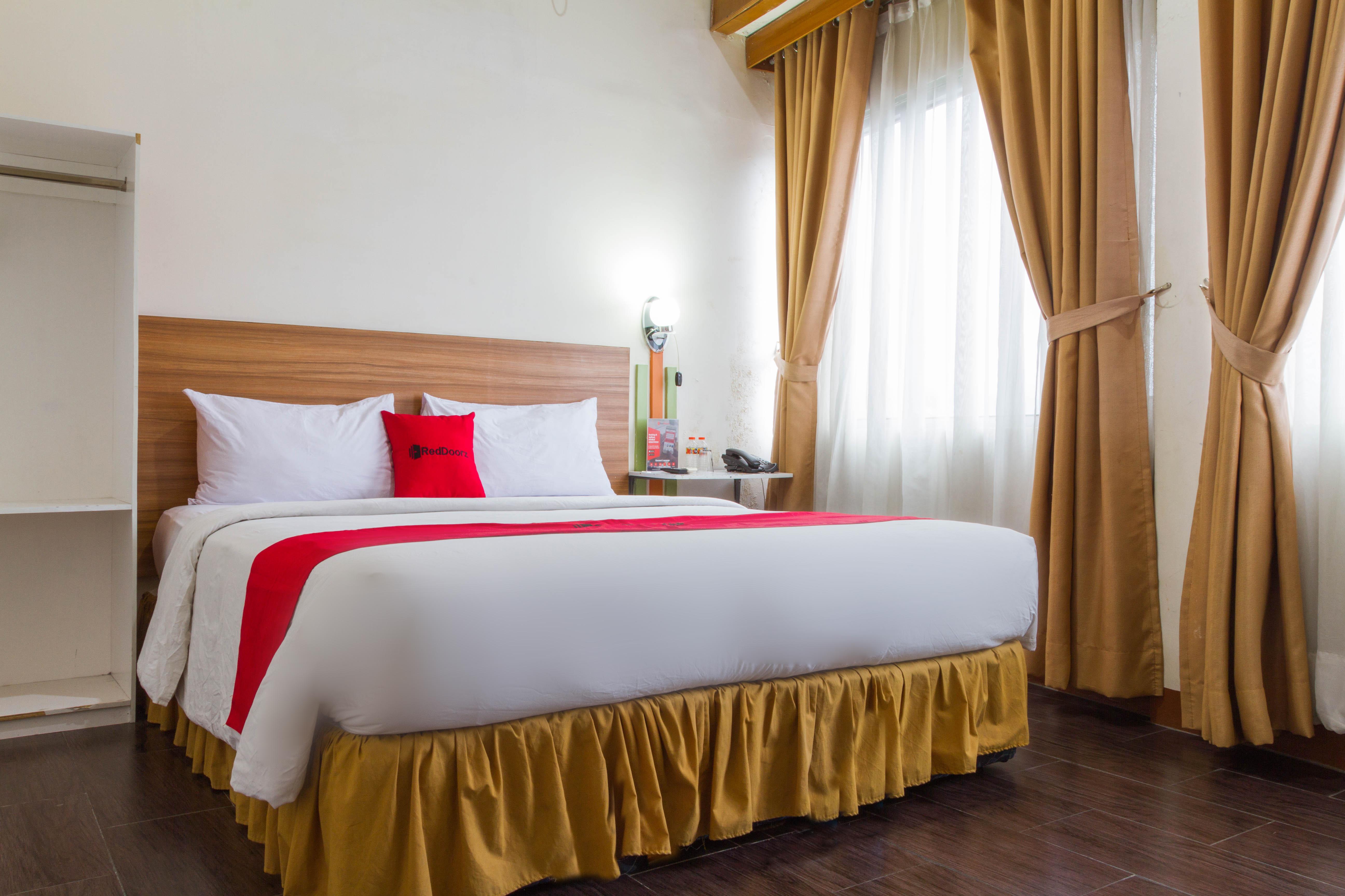 Reddoorz Plus @ Surapati 2 Bandung Ngoại thất bức ảnh