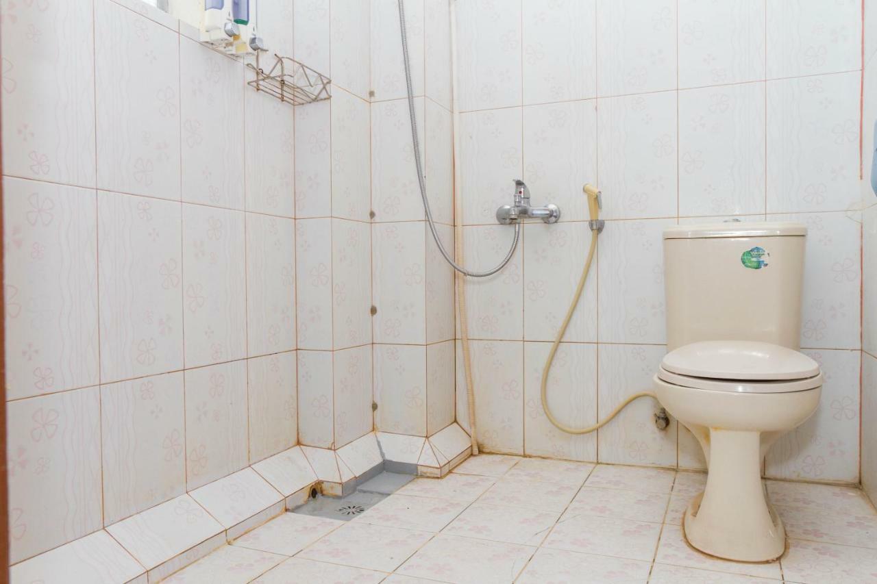 Reddoorz Plus @ Surapati 2 Bandung Ngoại thất bức ảnh