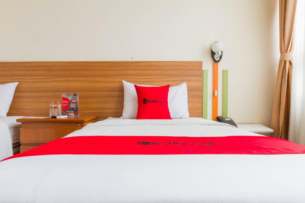 Reddoorz Plus @ Surapati 2 Bandung Ngoại thất bức ảnh