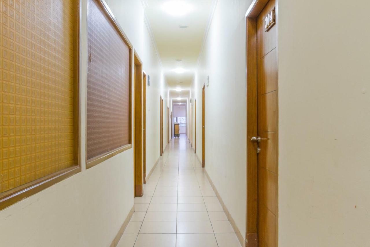 Reddoorz Plus @ Surapati 2 Bandung Ngoại thất bức ảnh