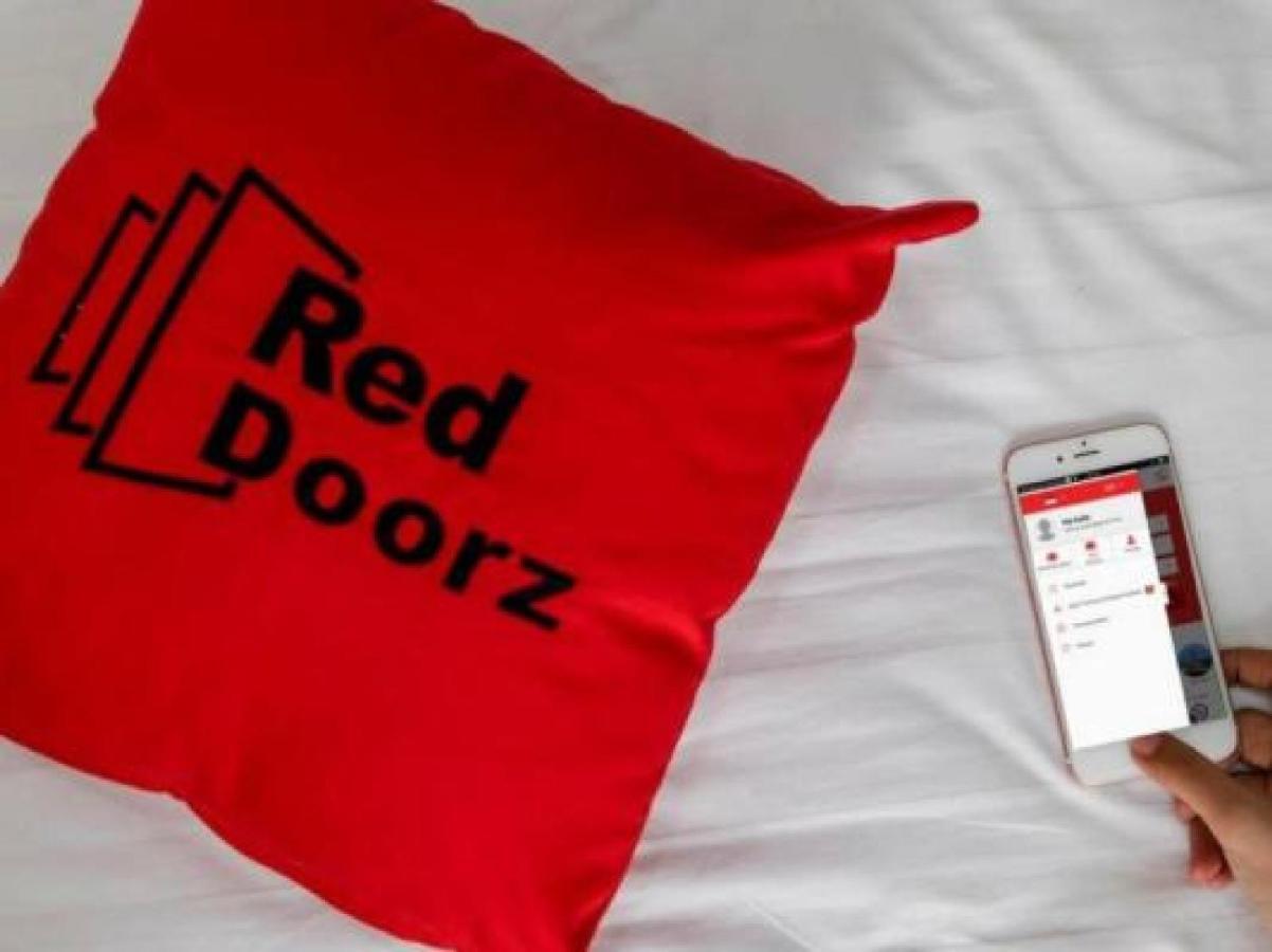 Reddoorz Plus @ Surapati 2 Bandung Ngoại thất bức ảnh
